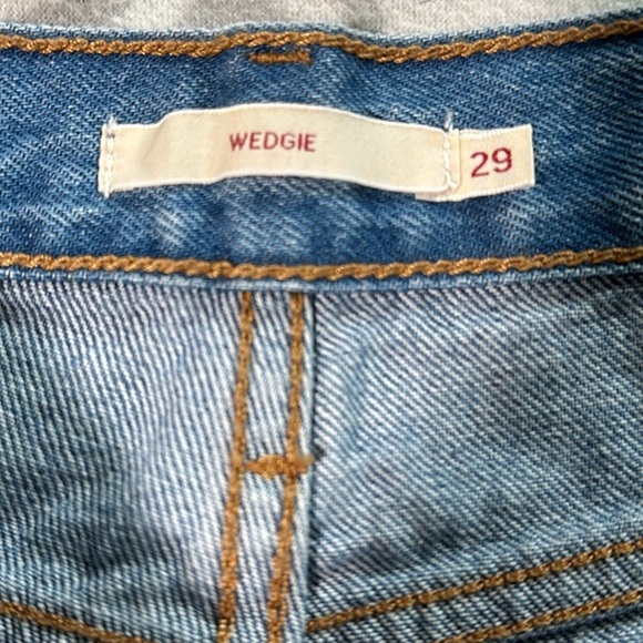 Levi’s Wedgie Jeans - Picture 4 of 7